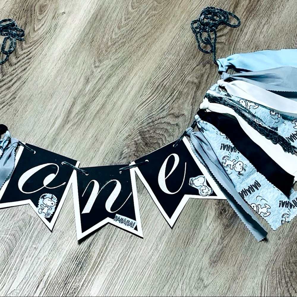 Snoopy baby's high chair Banner,birthday garland, first birthday banner.